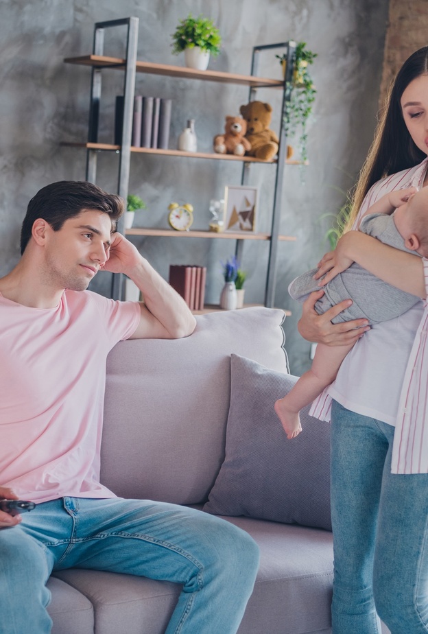 ما هي أسباب توتر العلاقة الزوجية بعد الولادة