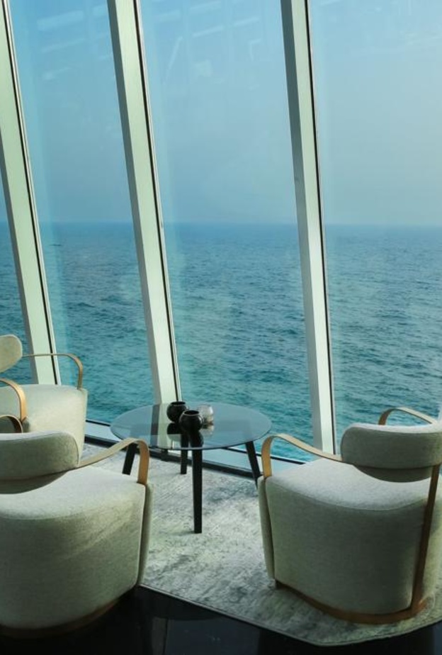 لتجربة لا تنسى.. إليكم أفضل المطاعم الفاخرة في منطقة "لونا ريف" في اليخت كلوب