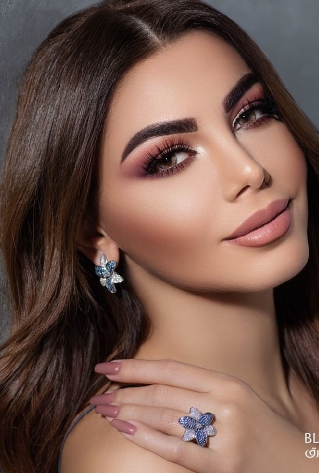 مجوهرات الصالون الأزرق في معرض الدوحة للمجوهرات والساعات