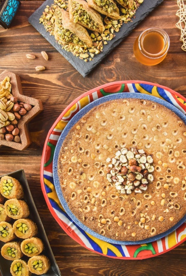 مخاطر صحية جسيمة للإفراط في تناول الحلويات خلال عيد الفطر