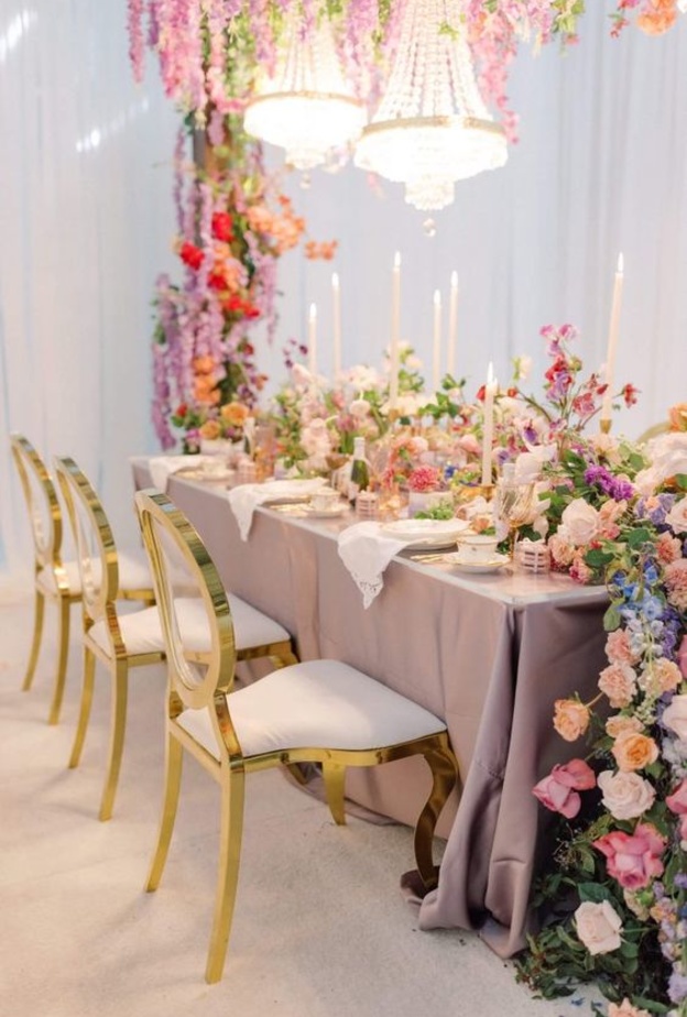 مفارش الازهار بالوان الباستيل لحفل زفاف صيفي