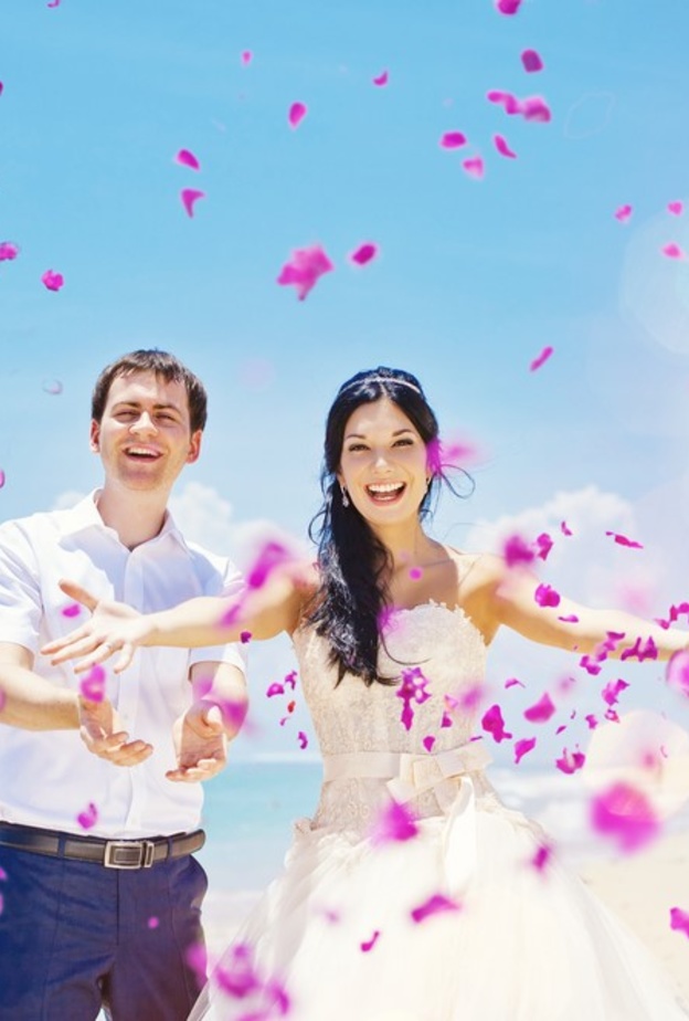 نصائح جمالية للعروس لتجنب التعرق المزعج في حفلات الزفاف الخارجية