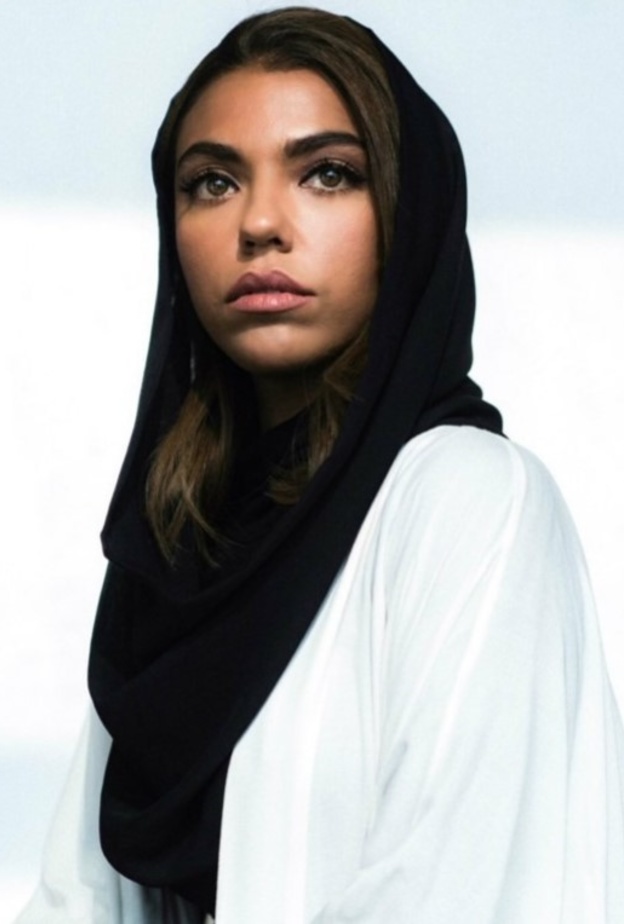 وئام الدخيل تدير الجلسة الافتتاحية مع وزراء التعليم في المؤتمر والمعرض الدولي