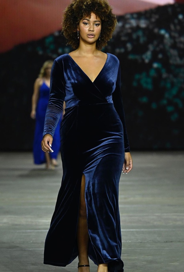 يستضيف أسبوع الموضة الأسترالي أول عرض أزياء للمقاسات الكبيرة