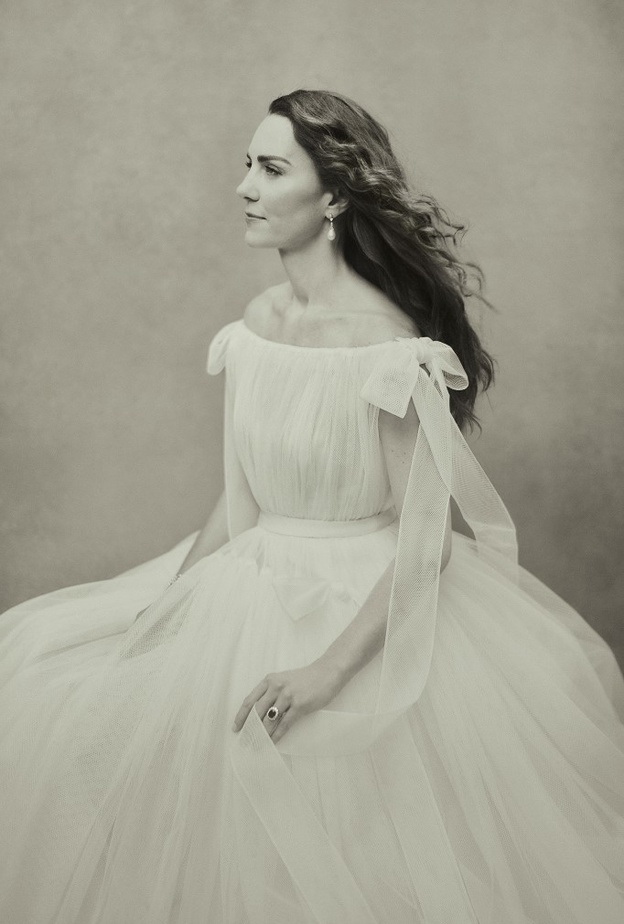  ما هي قطعة المجوهرات التي كانت من نصيب ميغان ماركل وأصبحت لكيت ميدلتون؟