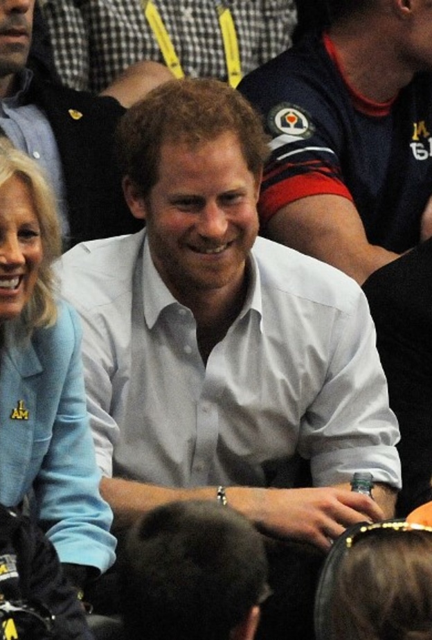 أبرز المشاهير التي تجمعهم صداقة مع أفراد العائلة المالكة البريطانية