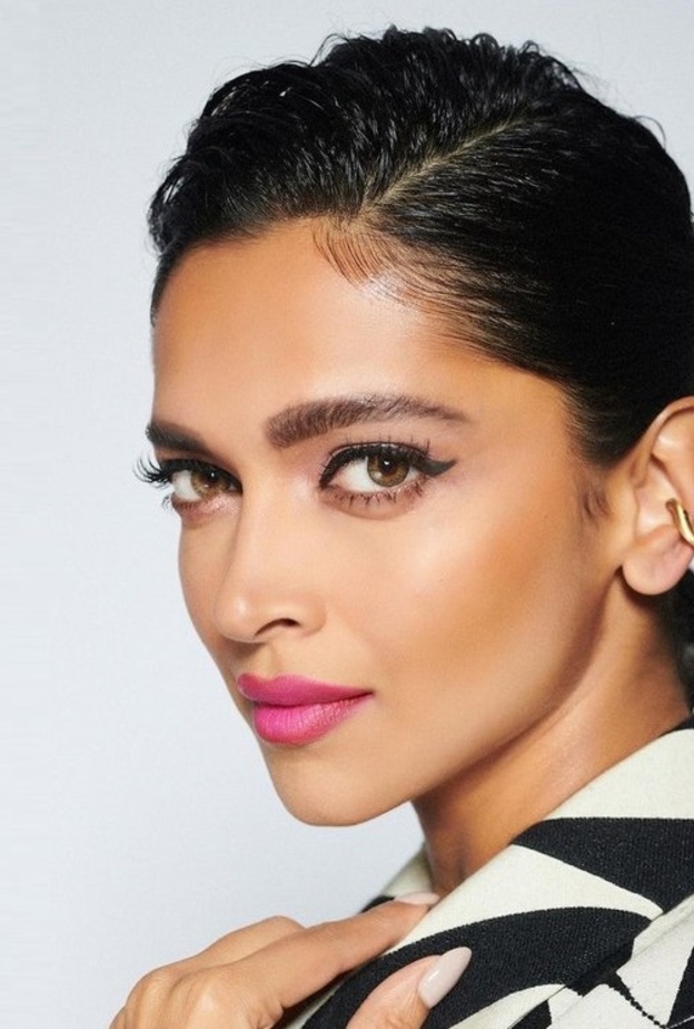 أساليب ملفتة لتطبيق أحمر الشفاه