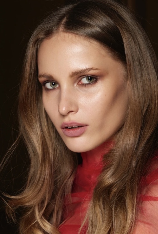 كيف تعالجين مشاكل شعرك بوصفات الفازلين؟