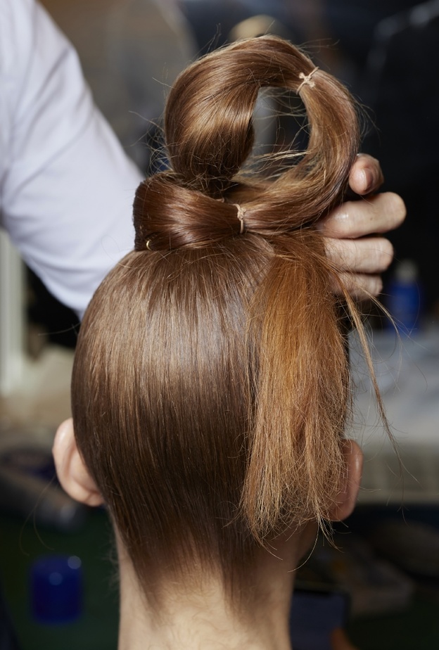 تسريحة الكعكة العالية