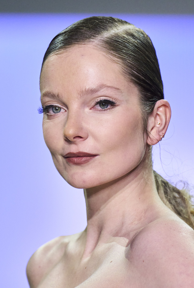 وصفات طبيعية مجربة لإزالة تجاعيد تحت العين