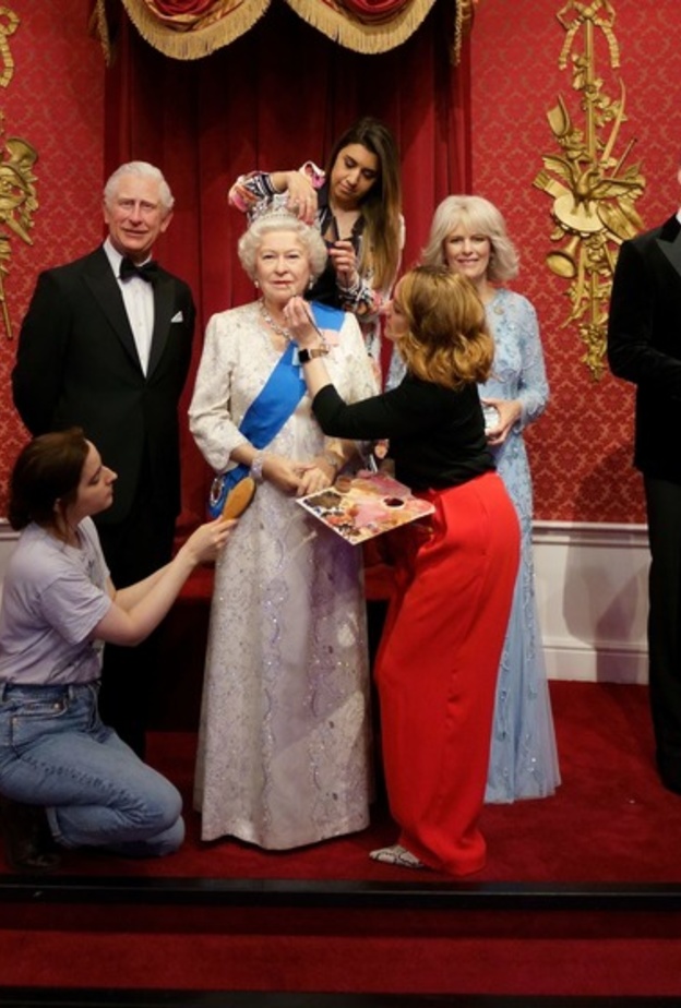 تمثالا هاري وميغان يعودان مرة أخرى إلى قسم العائلة المالكة في متحف مدام توسو