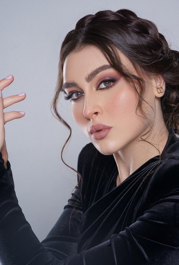 طريقة عمل مكياج للسهرات بأسلوب الميك اب ارتست لمى الخالدي