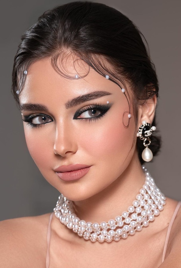 أحدث صيحات مكياج 2022 وطرق تطبيقها بأسلوب خبيرة التجميل نورة بو عوض