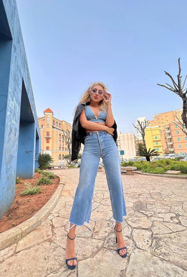 إطلالات مايا دياب بأسلوب كاجوال شيك مختلف وستايلش