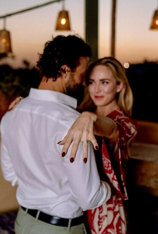 خطوبة الممثلة وعارضة الأزياء كاتي لوتز على الممثل كايل شميد في المغرب