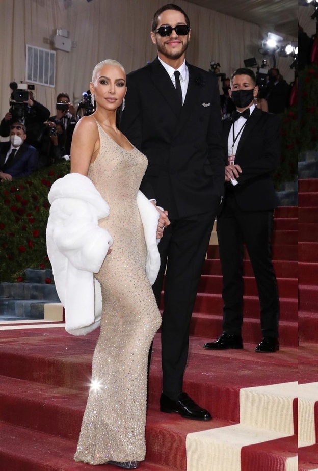 كيم كارداشيان وبيت ديفيدسون