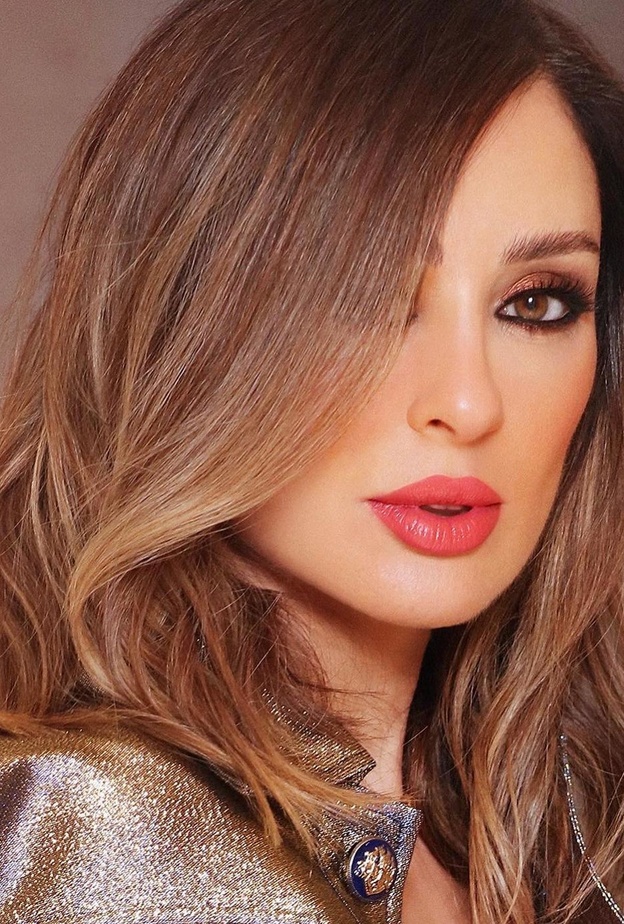 وفاء الكيلاني بإطلالة جمالية صيفية بأحدث ظهور لها