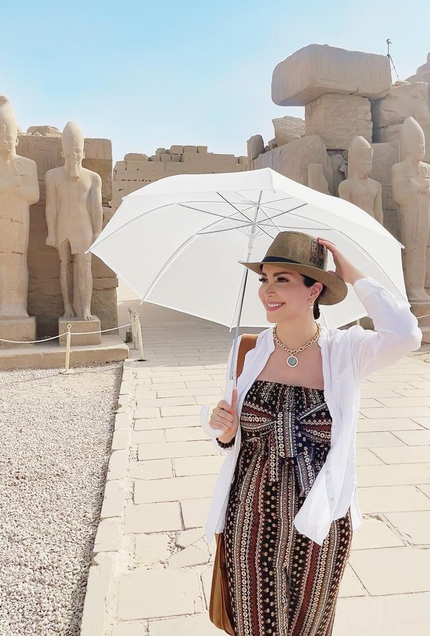 نسرين طافش تستمتع بإجازتها الصيفية بين المعابد الفرعونية