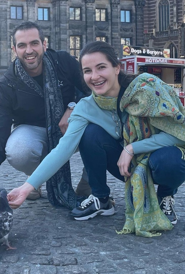 شام الذهبي ورثت رومانسية أصالة وتدلل زوجها بلقطات مميزة جديدة