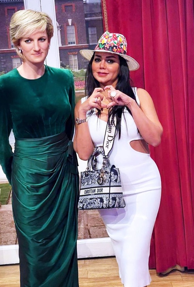 15 صورة ترصد الجولة السياحية الترفيهية لرانيا يوسف بإجازتها الصيفية 