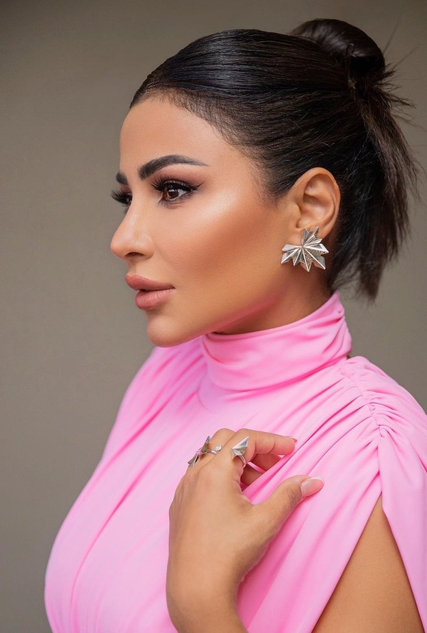 إطلالات جمالية اجعليها في قائمة خياراتك للصيف من وحي مهيرة عبد العزيز