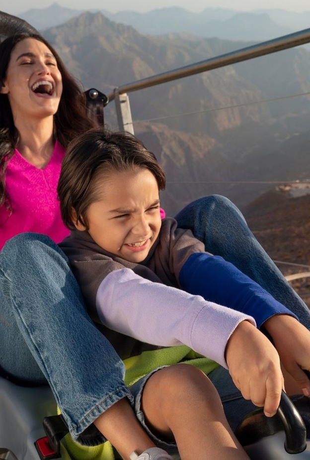 جيس سليدر.. مغامرة لا تنسى في أحضان الجبال والطبيعة بالإمارات
