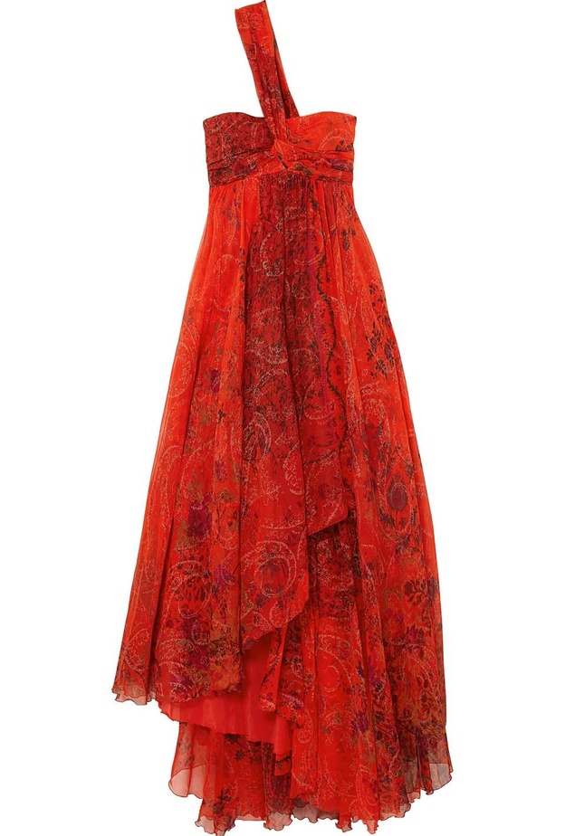 اختاروا إطلالات تُثير الإعجاب مع منصّة The Outnet