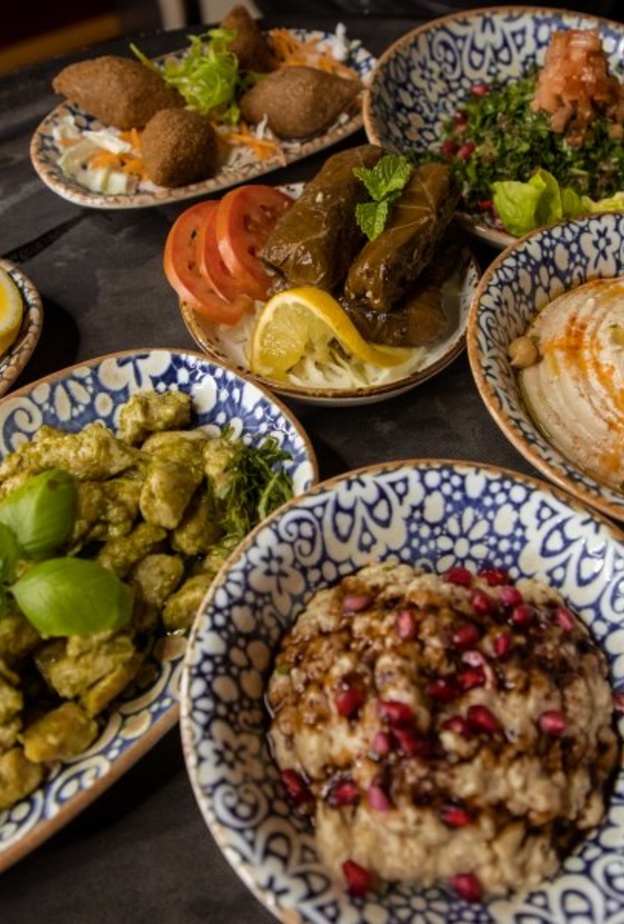 مطعم أنتيكا يحيي أروع السهرات الترفيهية ليليًا