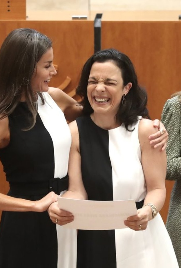 إطلالة الملكة ليتيزيا تعرضها لصدفة طريفة