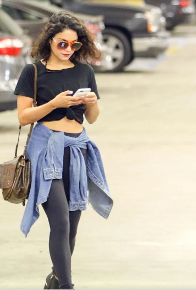 أحذية بالنسياغا القديمة والممزقة