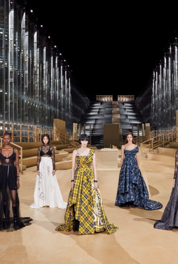  Dior تقدّم مجموعة خريف 2022 في سيول