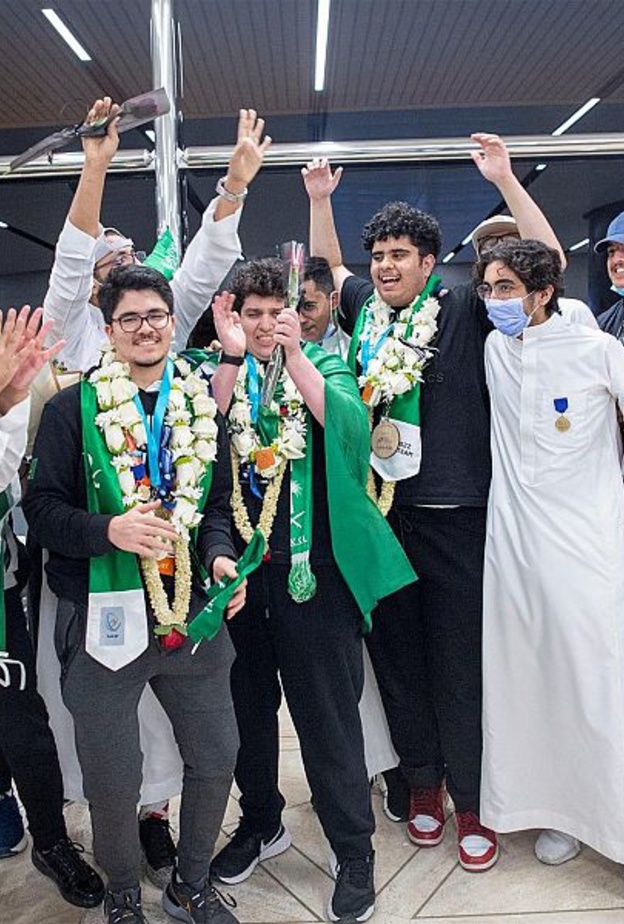 استقبال حافل للمنتخب السعودي للعلوم والهندسة بعد إنجازه التاريخي في آيسف 2022