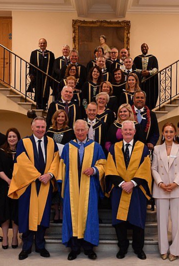 الأمير تشارلز يشارك في تكريم الطلبة المتفوقين في الكلية الملكية للموسيقى