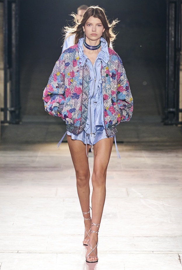 تنسيق الجاكيت الصيفي صيحة موسم ربيع وصيف 2022 من Isabel Marant