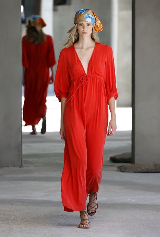 تنسيق الملابس الفضفاضة بأسلوب كاجوال لافت لصيف 2022 بأسلوب Lebor Gabala