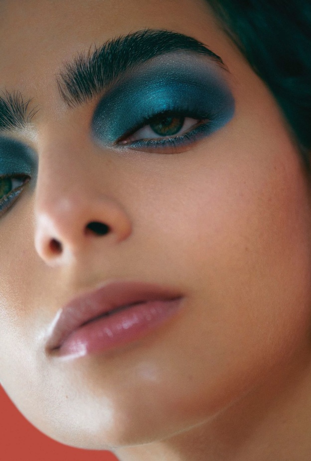 جلسة تصويرية خاصة بـ "هي" .. إطلالات جمالية آسرة بين الكلاسيكية والجرأة من  Dior