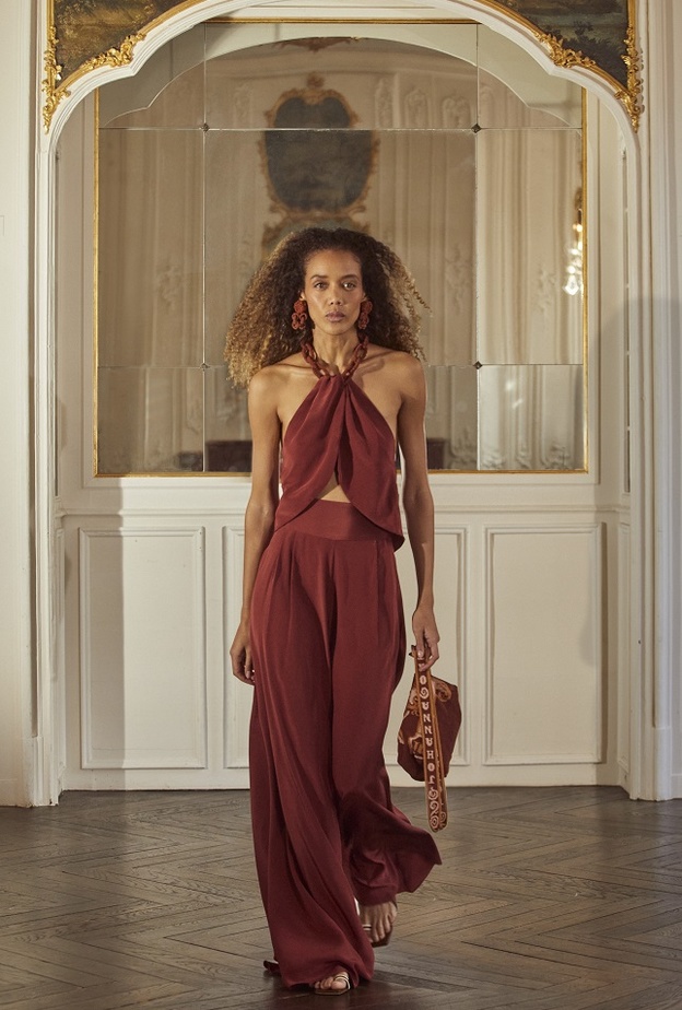 تنسيق السروال الواسع بأسلوب الطقم من Ortiz