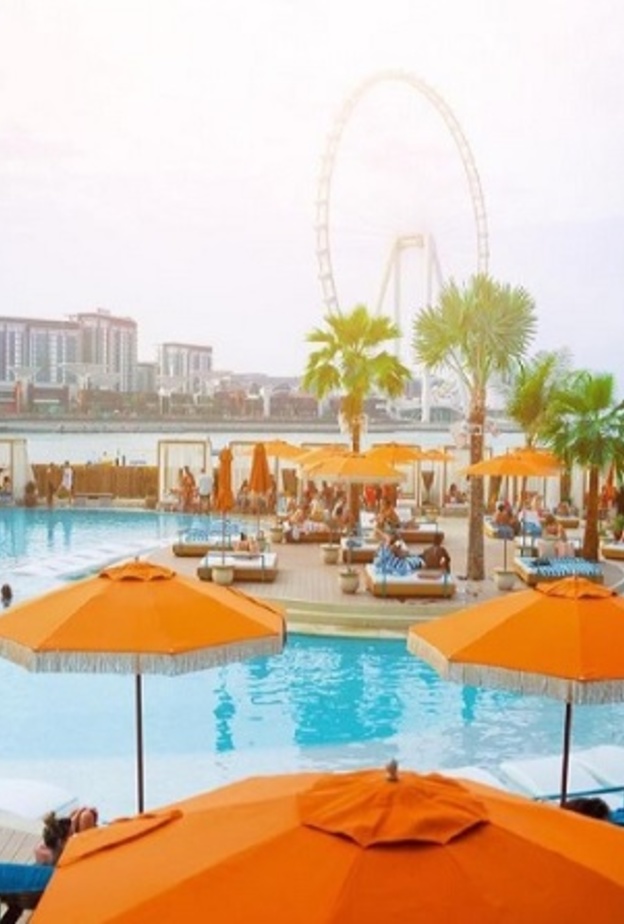 ذا بيتش.. متعة الاستجمام على الرمال الذهبية لدبي