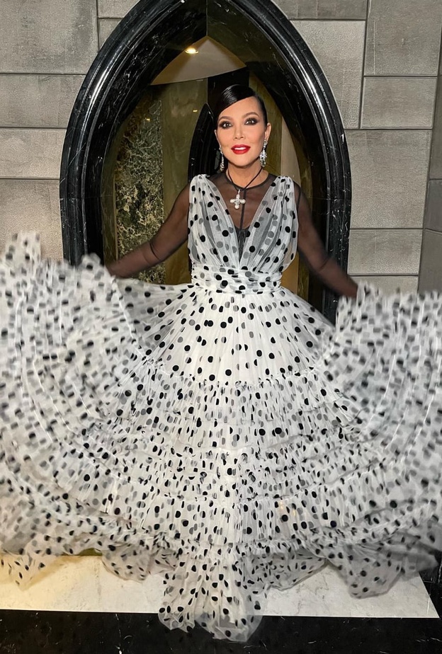 كريس جينر في لوك مختلف