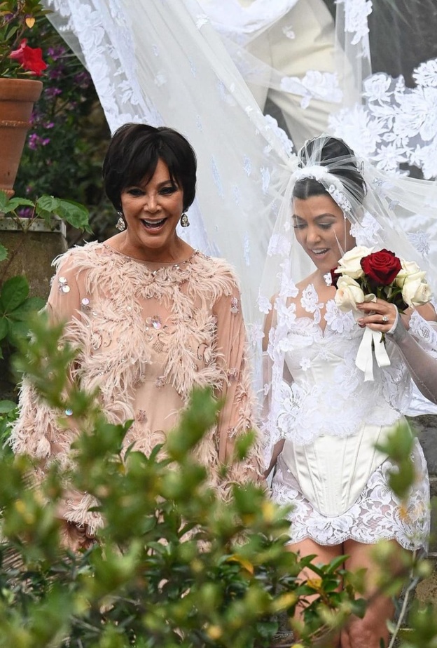 كورتني كارداشيان وكريس جينر