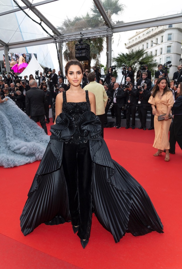 أناقة اطلالة نجود الرميحي الراقية في مهرجان كان 2022 مع صور حصرية لموقع هي