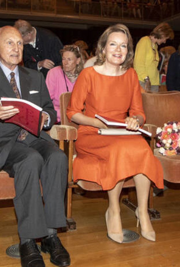 الملكة ماتيلد تحضر التصفيات نصف النهائية لمسابقة التشيلو لعام 2022