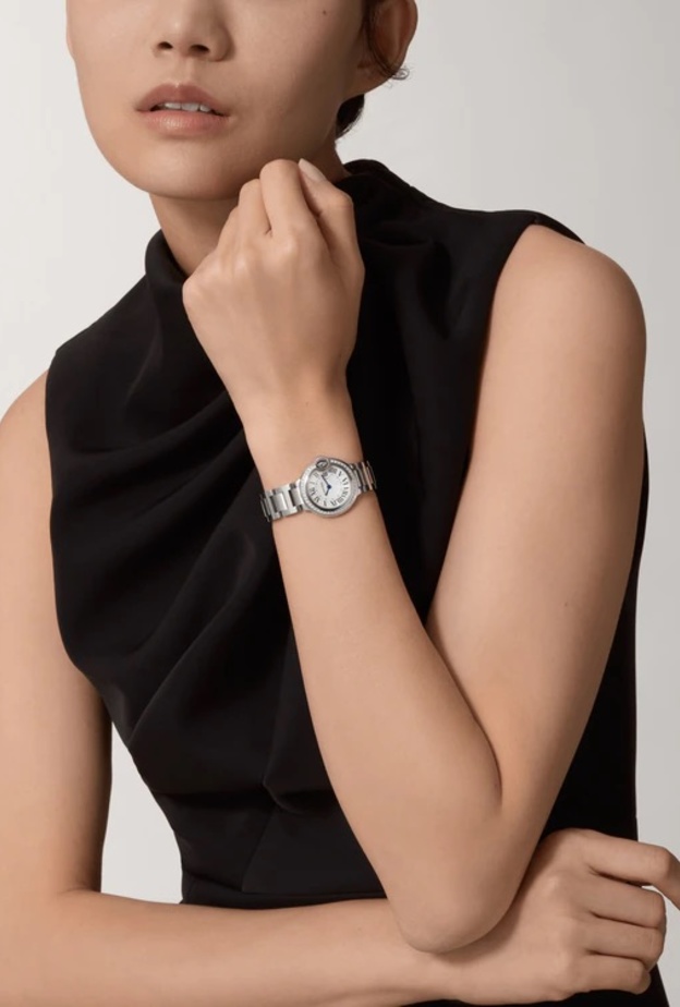 أجمل تصاميم ساعات يد فضية مرصعة بأحجار الألماس 