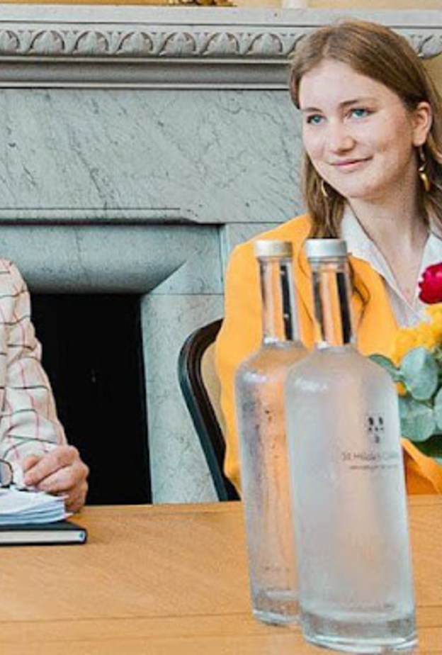 الأميرة أستريد تنضم إلى الأميرة إليزابيث ولية عهد بلجيكا في مهمة عمل في جامعة أكسفورد