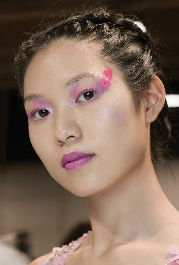 resized_مكياج عيون عصري من عروض Celia Kritharioti  لصيف 2022