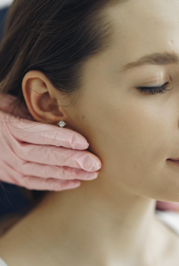 ما هي الأعراض الجانبية بعد حقن سكلبترا للوجه وأهم تفاصيلها