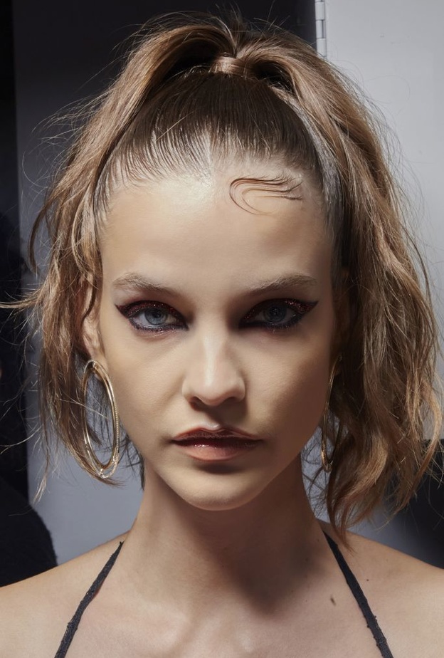 أفكار تسريحات شعر جديدة تناسب الموسم الصيفي