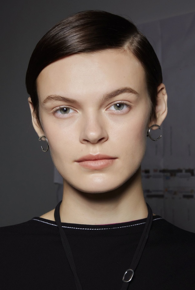 أحدث مستحضرات العناية بالبشرة الدهنية في صيف 2022