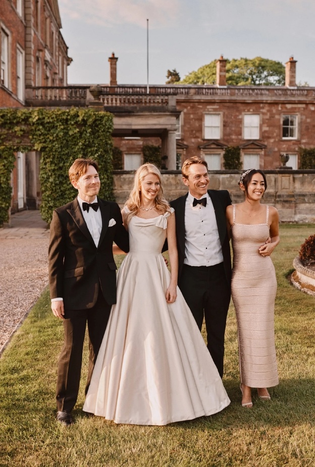 حفل الزفاف الريفي الساحر لفيكونت نيوبورت من المصور بينجامين