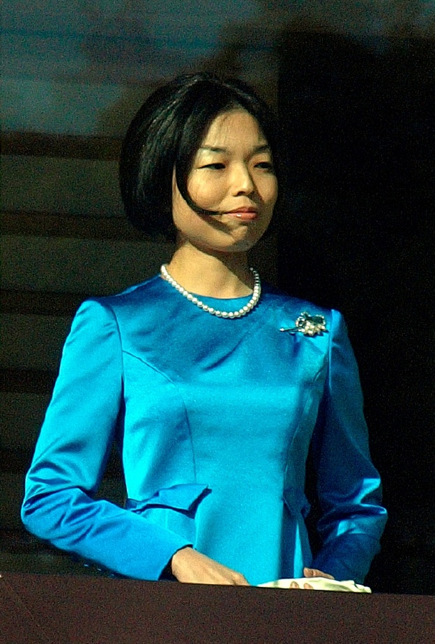 الأميرة أكيكو تعود للجامعة للاحتفال بالثقافة اليابانية